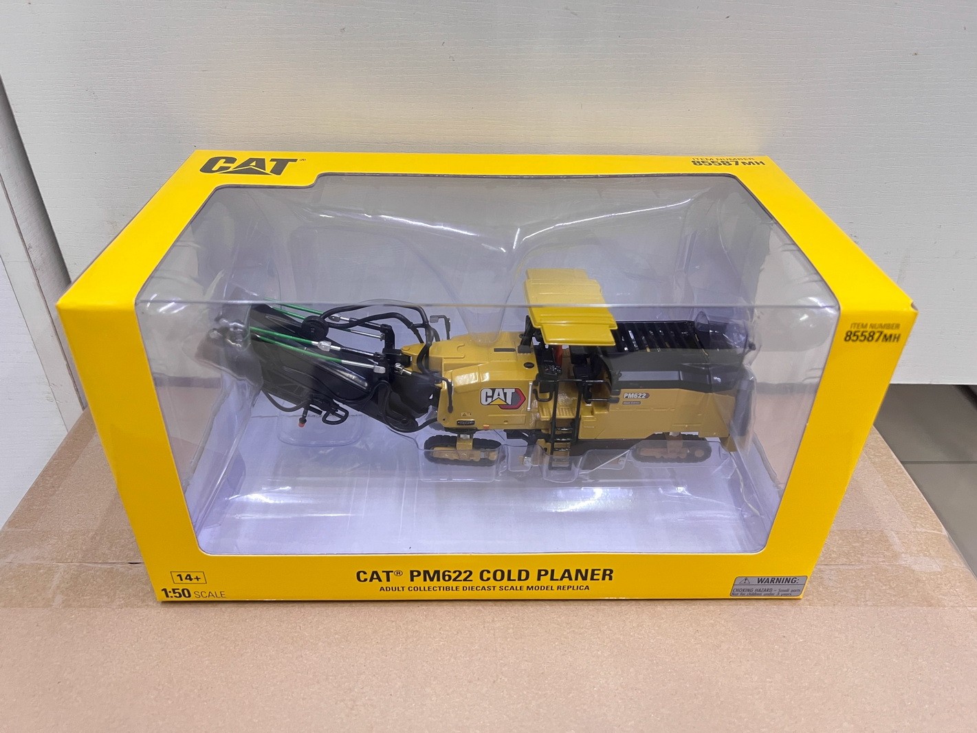 DM 1/50 Scale Cat PM622 Cold Planer Diecast Models Toy Gift NIB 85587MH