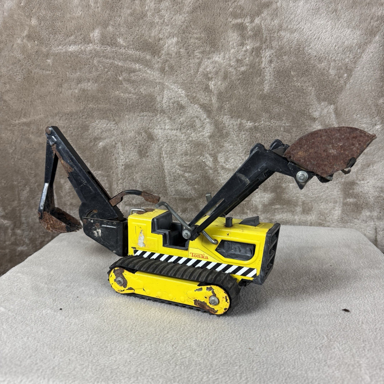 Vintage Pressed Steel Tonka Trencher Backhoe Front Loader Bulldozer #810659 Rust