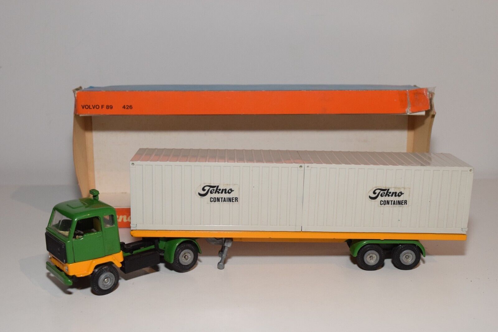 A82 1:50 TEKNO 426 VOLVO F89 F 89 TRUCK WITH TRAILER CONTAINER NMIB