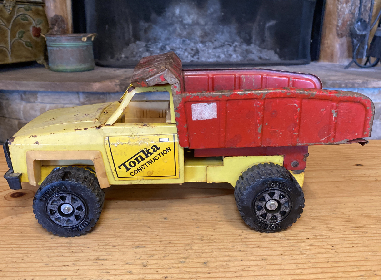 Vintage 1983 Tonka Construction Chevy Dump Truck #51070 Yellow / Red