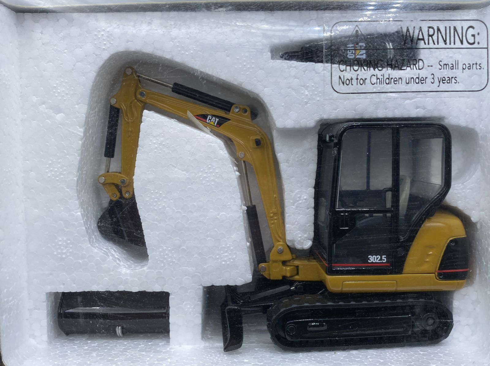 Vintage 2001 Norscott CAT 302.5 Mini-Hydraulic Excavator with Work Tools #55085