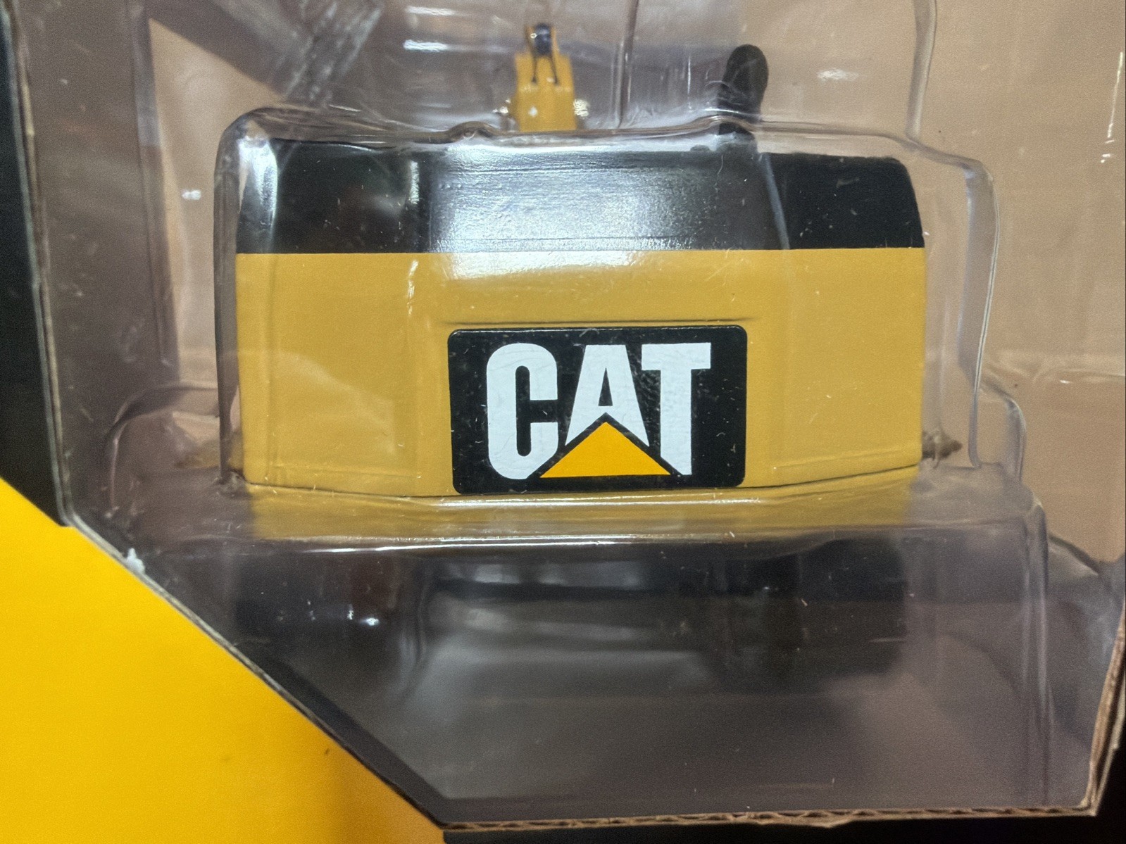 1/50 Caterpillar CAT 374D L Hyd Excavator High Line Series Diecast Masters 85274
