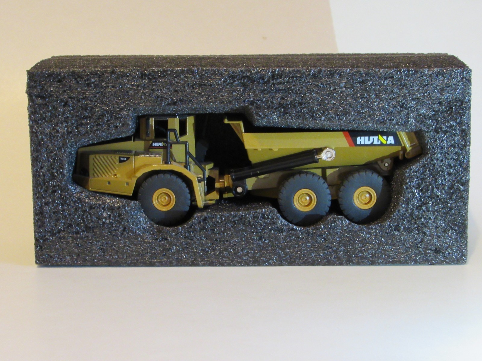 Huina 3 Axle Articulated Dump Truck 1:50 Diecast
