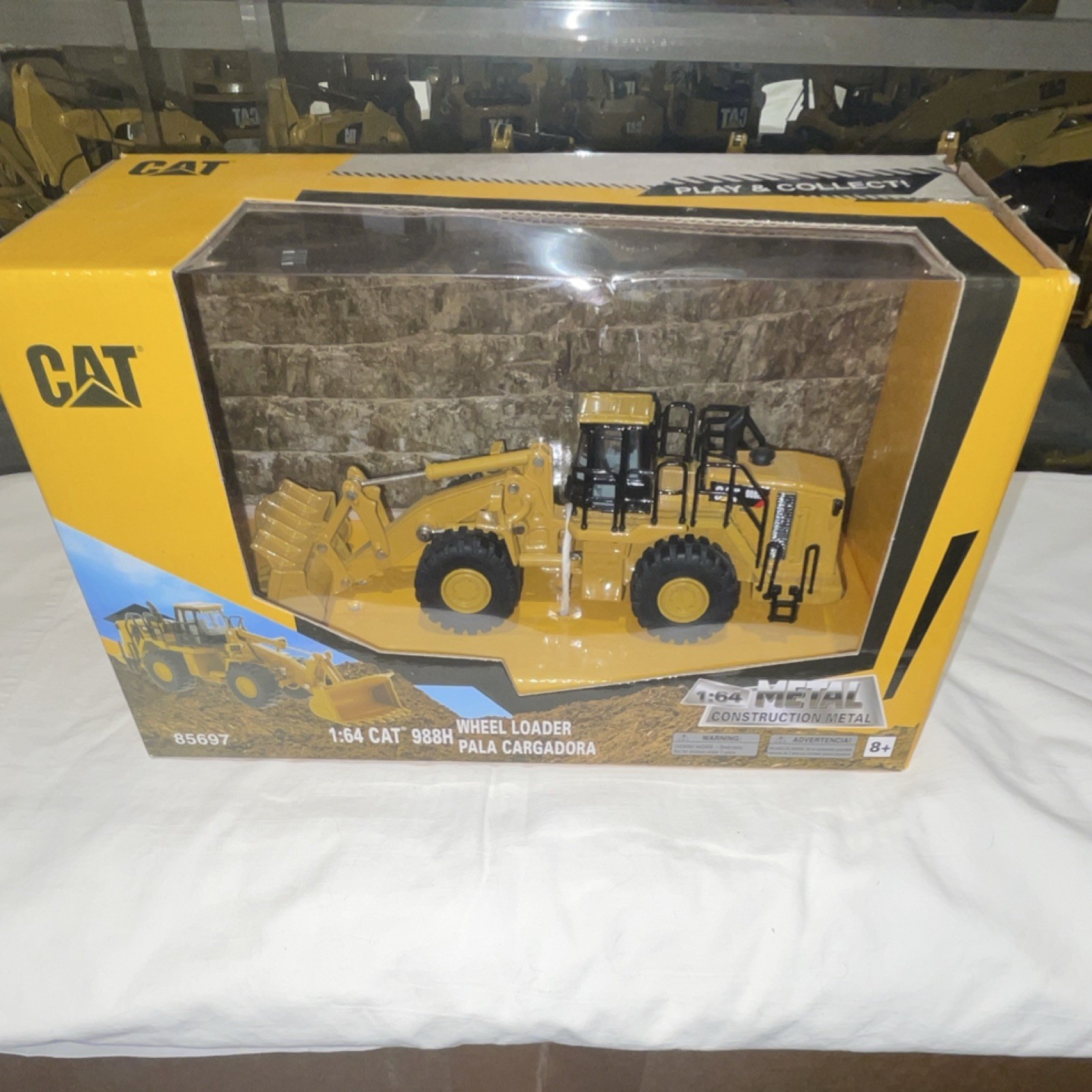 Diecast Masters CAT 988H Wheel Loader 1:64 Diecast Metal Play & Collect 85697