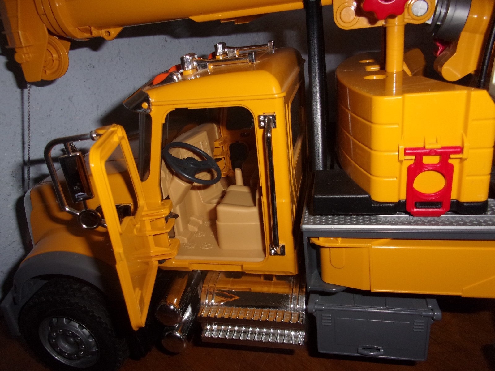 Bruder Mack Granite Liebherr Crane Truck 1/16 scale Mint 100% complete