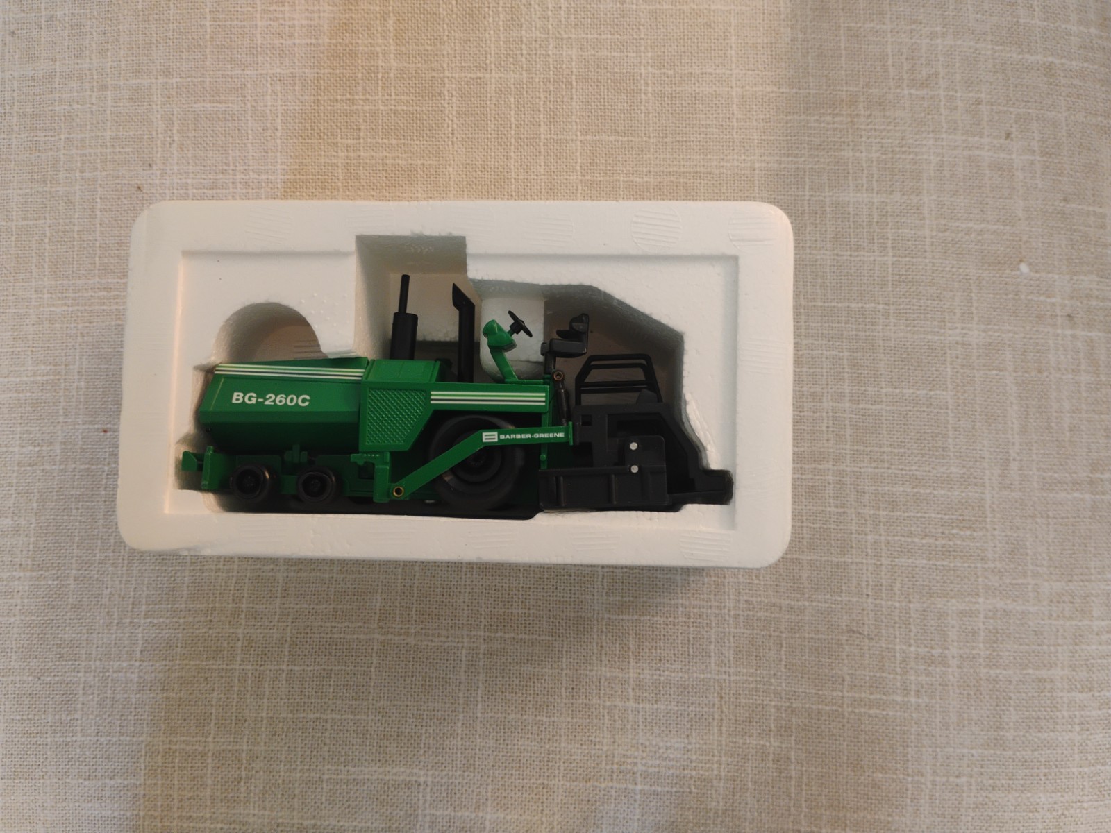 Caterpillar Cat AP-1000B Asphalt Paver Green NZG 1:50 Scale Diecast Model #4791