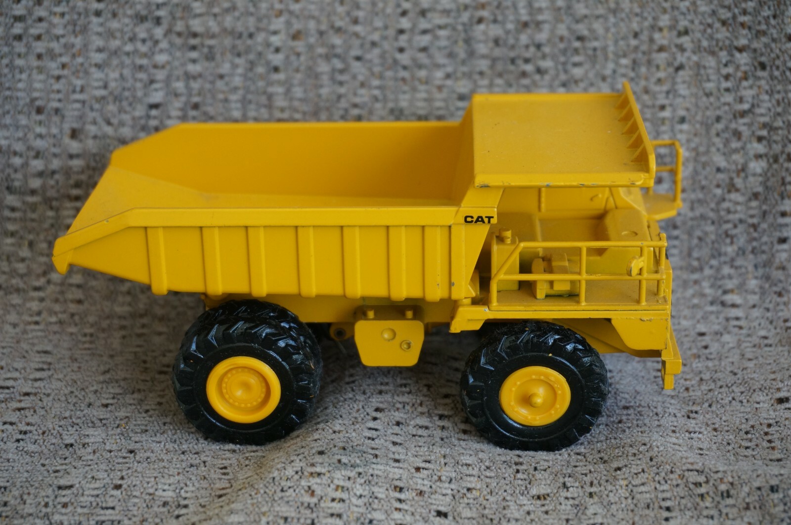 NZG Modelle No. 222 Caterpillar / CAT Dump Truck #2 – 1:50 scale – West Germany