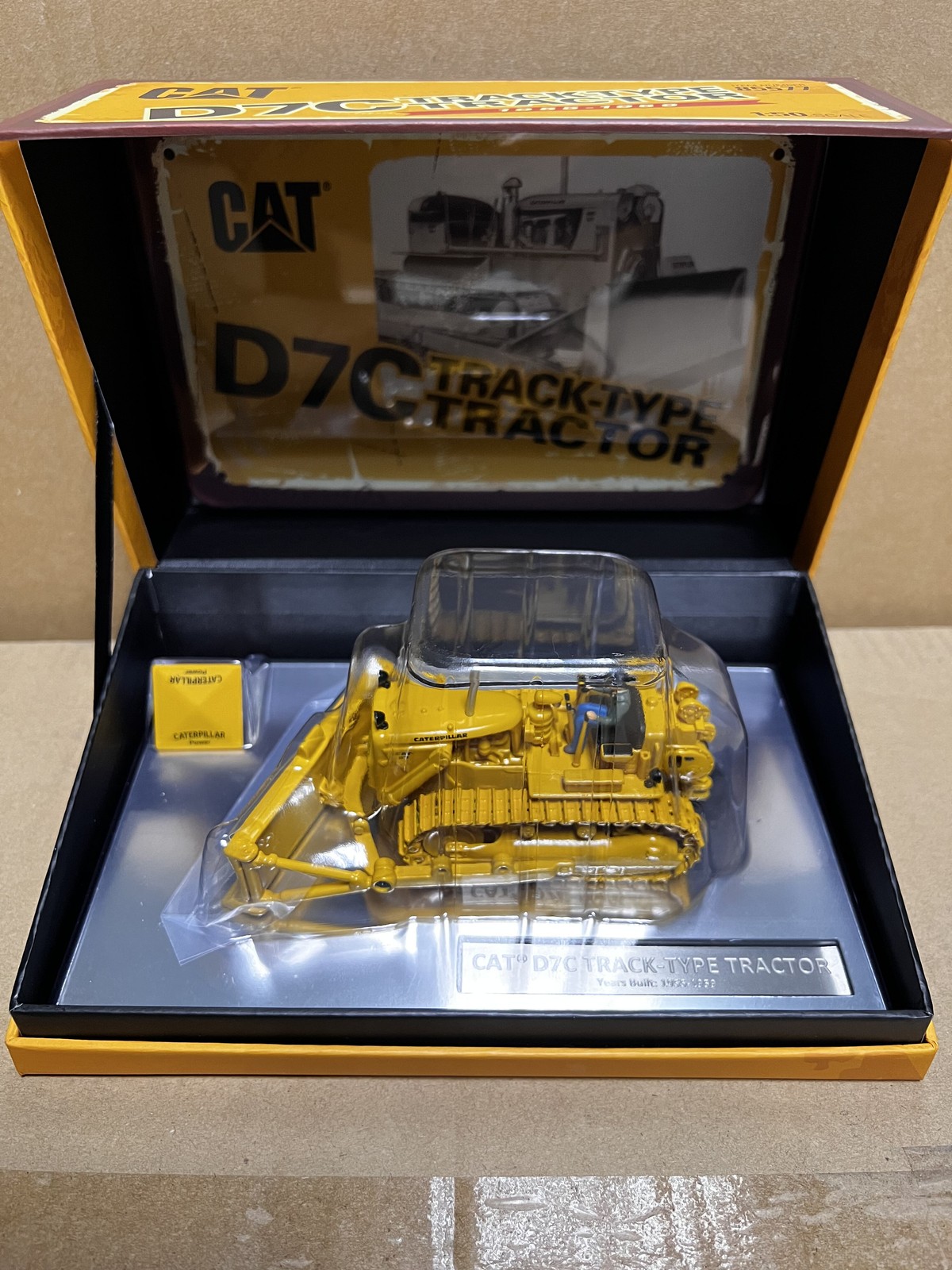 DM 1:50 CAT D7C Caterpillar tracked bulldozer alloy vehicle shovel model 85577