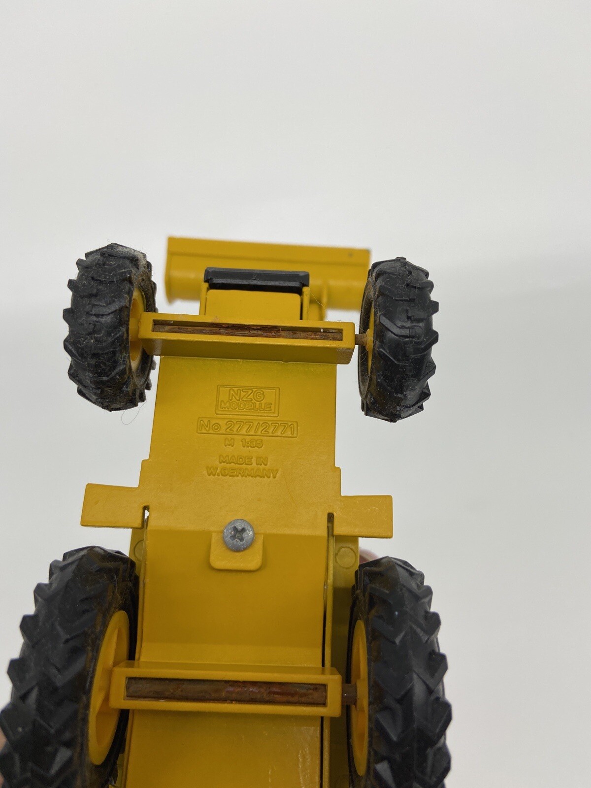 NZG 1400B Excavator Loader Diecast Model JCB #277 1:35