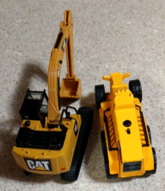 Funrise Yellow CAT Construction Road Grader Loose Diecast 1:36 2019