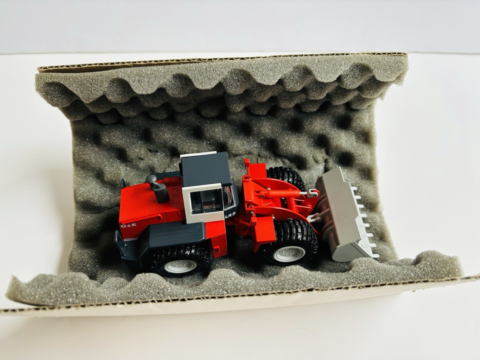 Vintage O&K L45 Wheel Loader – Conrad 1:50 Scale Diecast Model #2429 New in Box