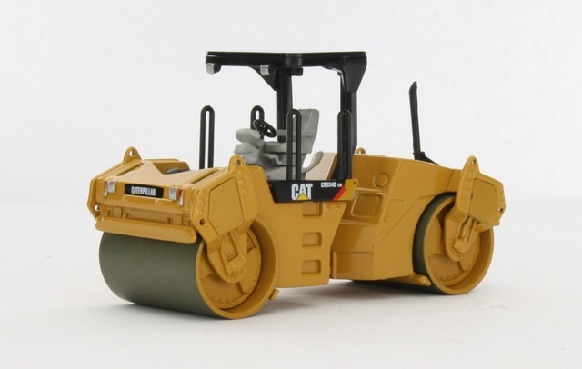 Norscot CAT Caterpillar CB534D XW Ashphalt Compactor 1:50 DieCast Model 55132