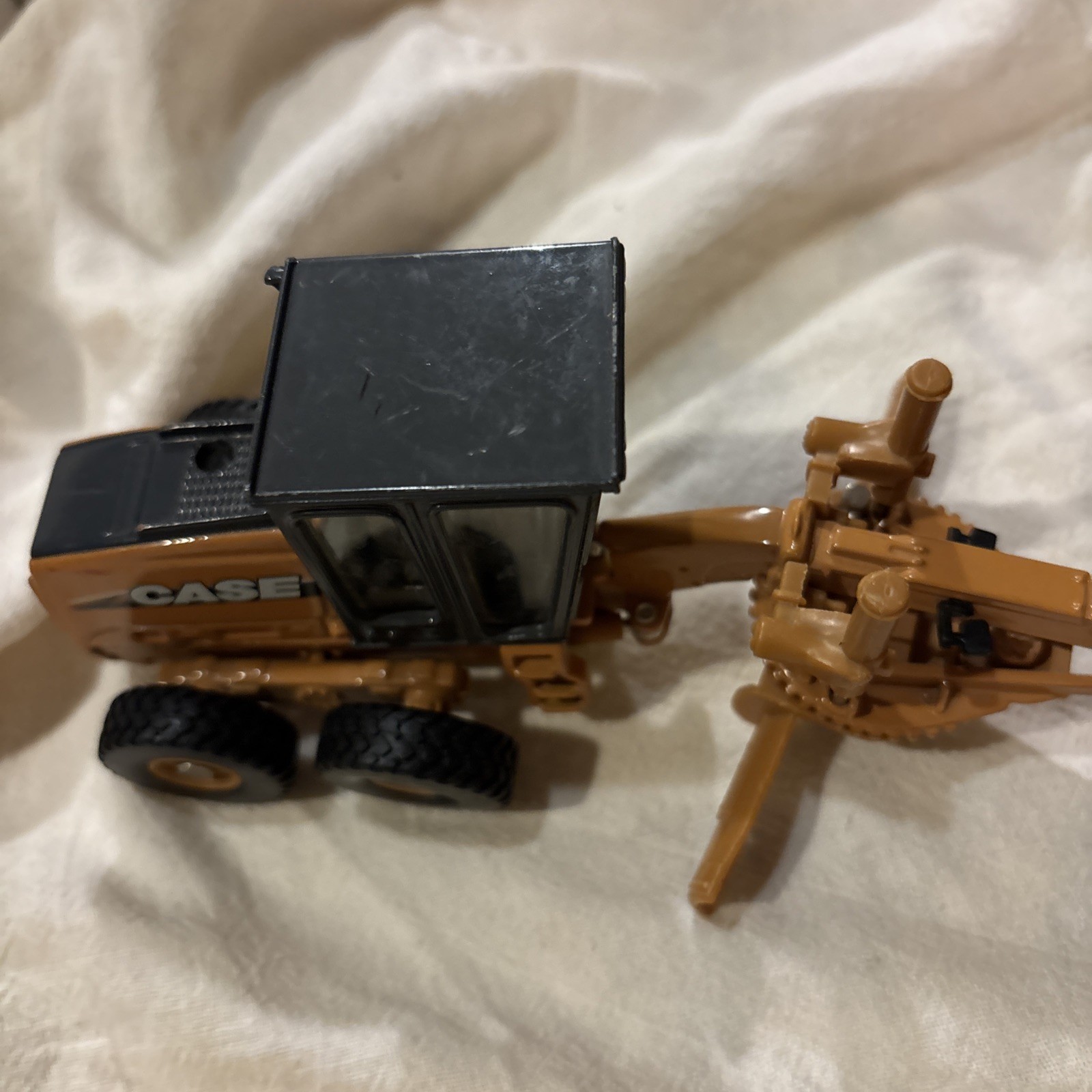 1:50 Scale ERTL Case 885 Motor Grater Die Cast