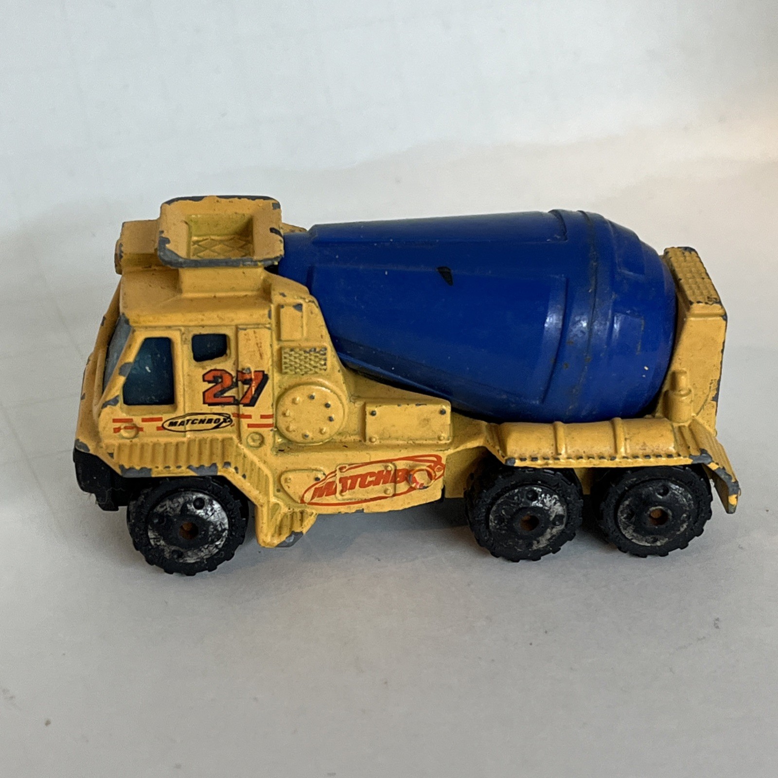Matchbox 27 Cement Mixer Yellow and Blue 2000 Loose Mixer Works