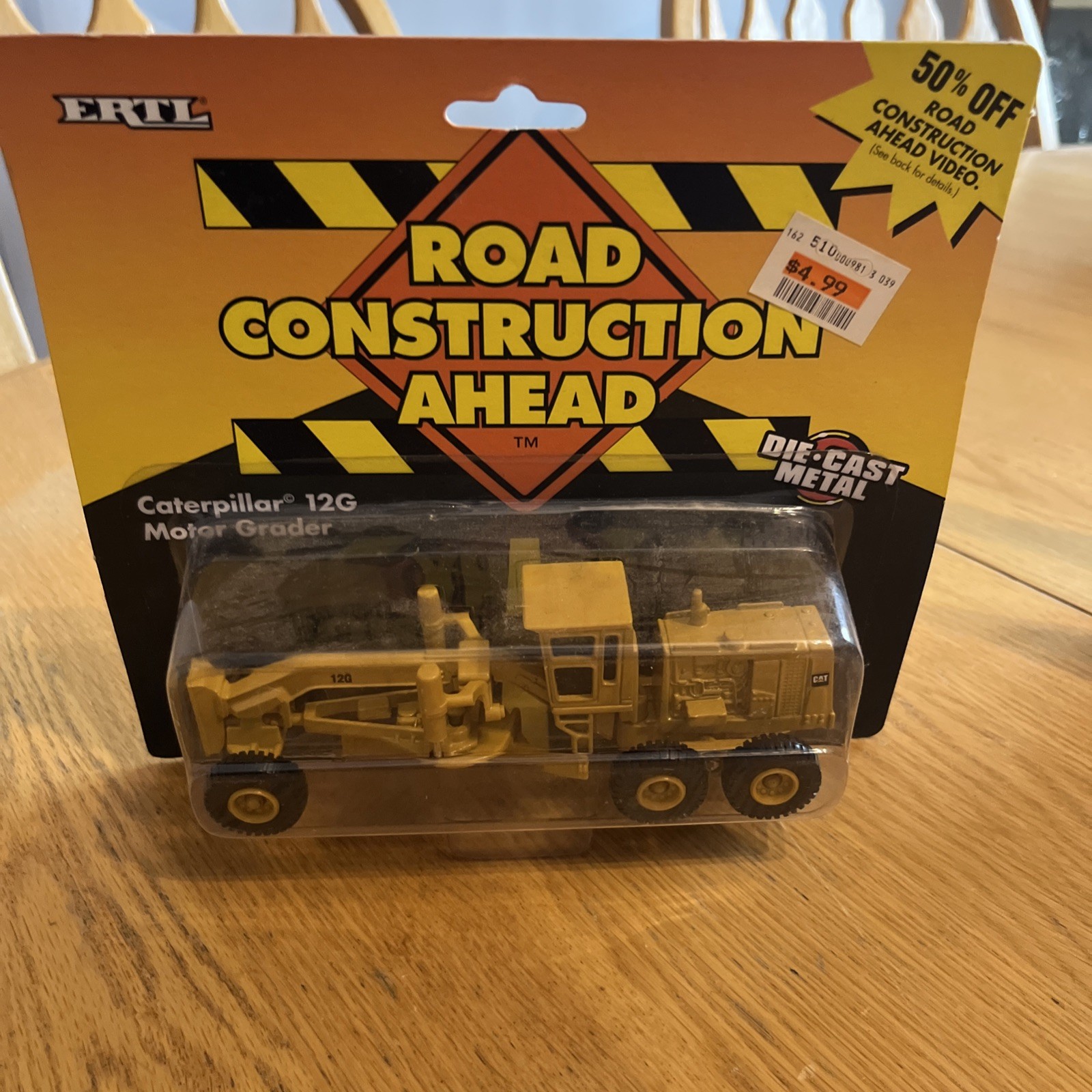 Ertl Road Construction Ahead Caterpillar 12G Motor Grader CAT. Die-cast NEW