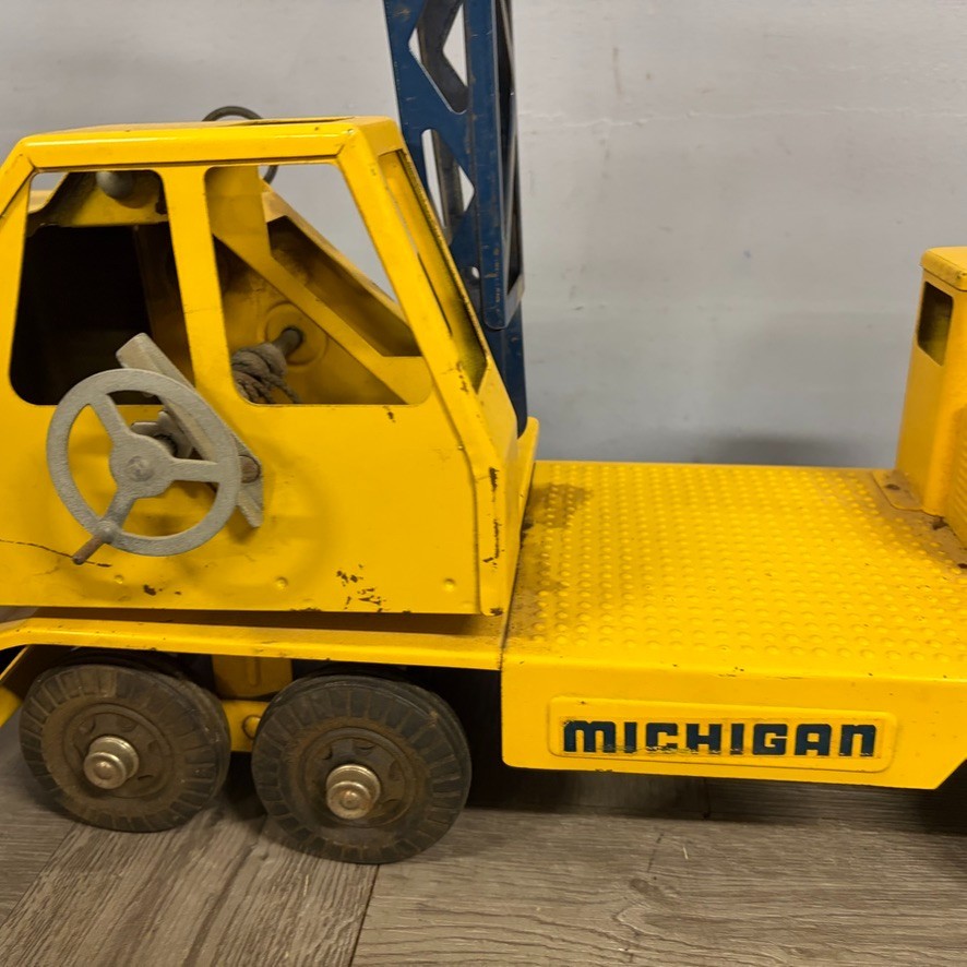 Nylint Clark Michigan T-24 Crane Truck Original Paint W/ Bucket 1 Panel of Box