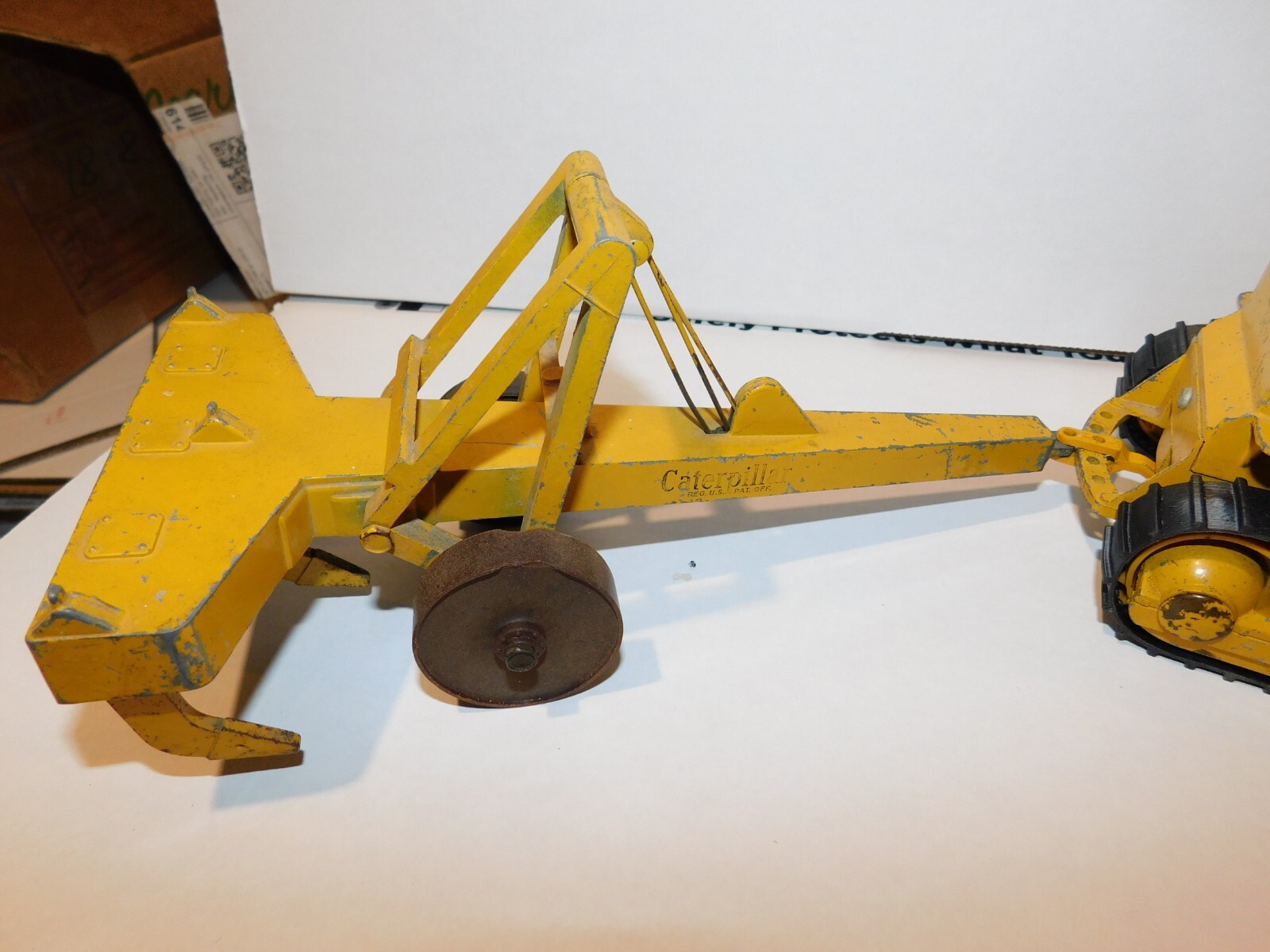 Ruehl Caterpillar Cat D-6 and tow behind 3-blade Ripper 1:24 Scale rare