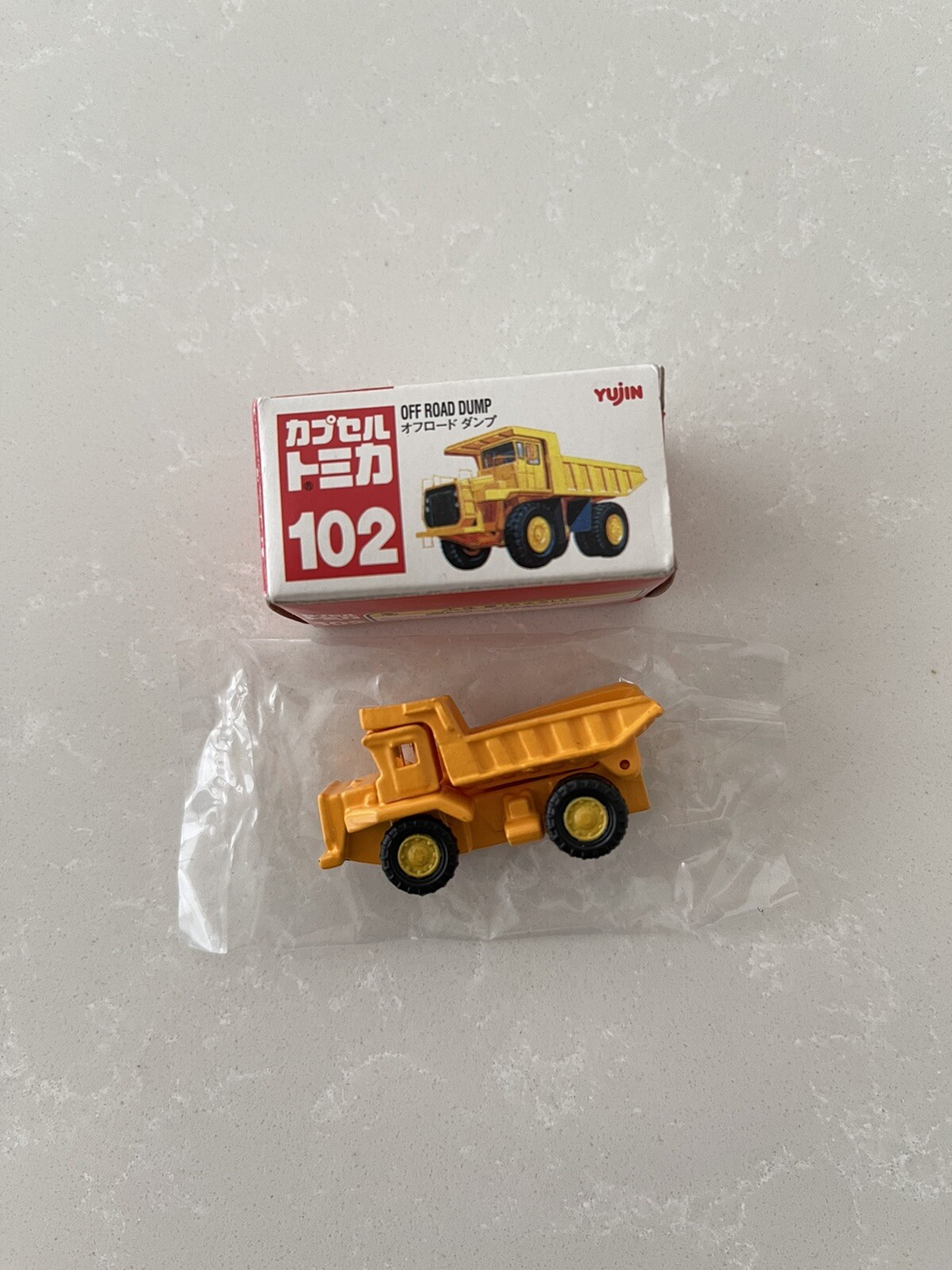 TOMICA 102 Off Road Dump Die Cast 1:62 yujin construction 2006 Series