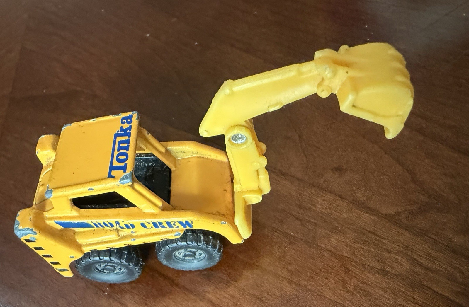 Tonka Road Crew Loader Diecast Construction Vehicle 1:64 Yellow Black Blue