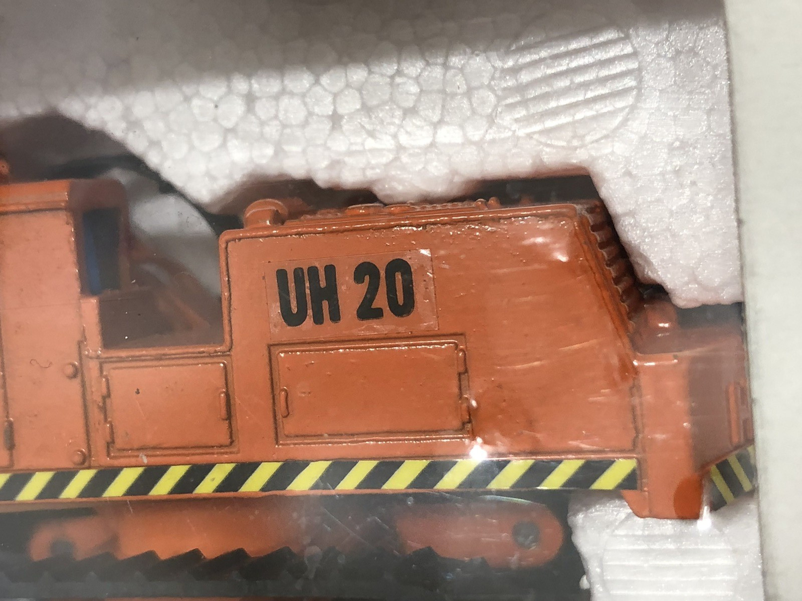 Shinsei Mini Power #M-16 UH20 Front Shovel Loader Die Cast Model – 1:85