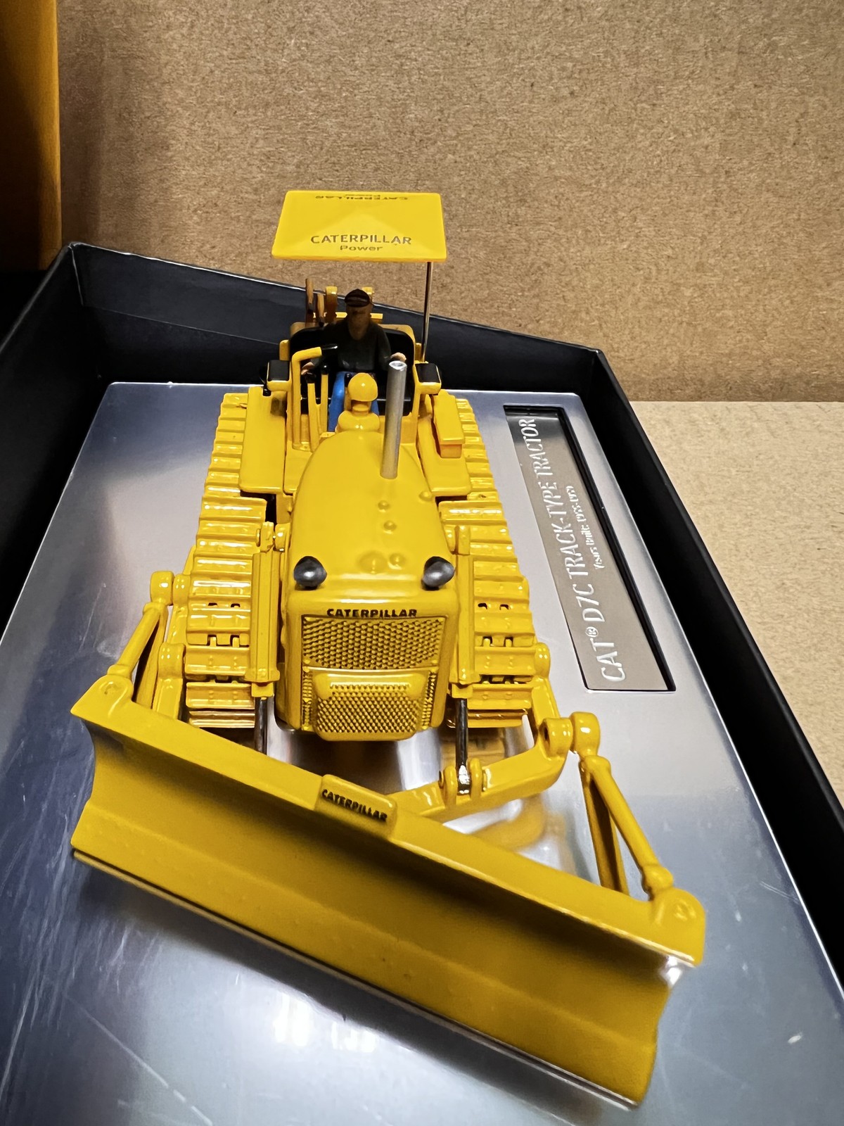 DM 1:50 CAT D7C Caterpillar tracked bulldozer alloy vehicle shovel model 85577