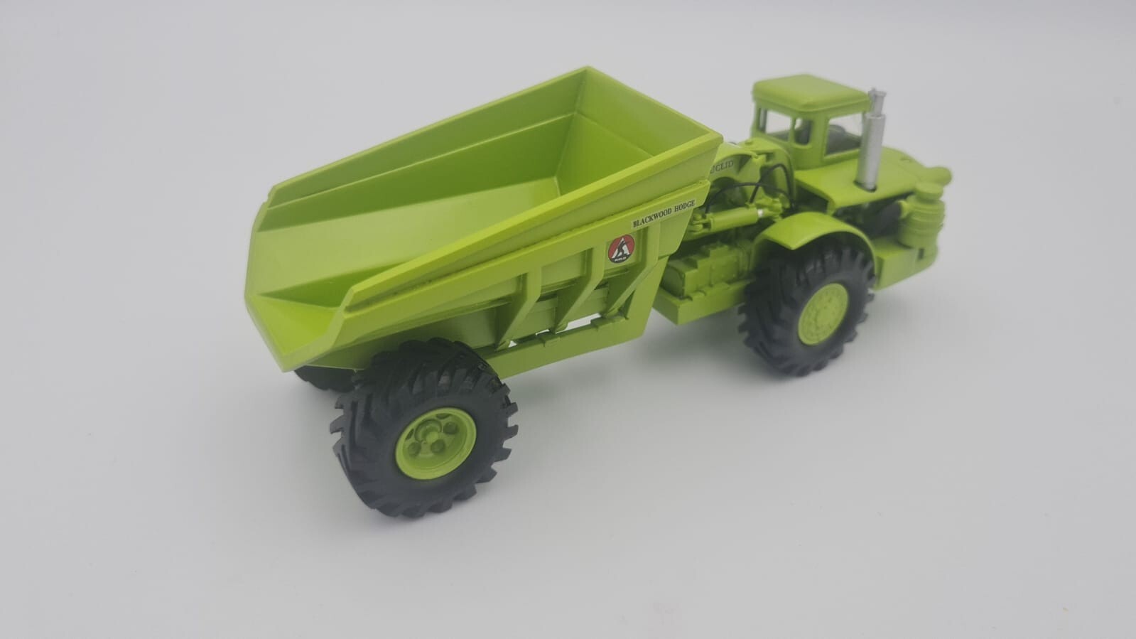 Resin 1/50 Euclid S7 Dump with Cab – Ready Made by Dan Models