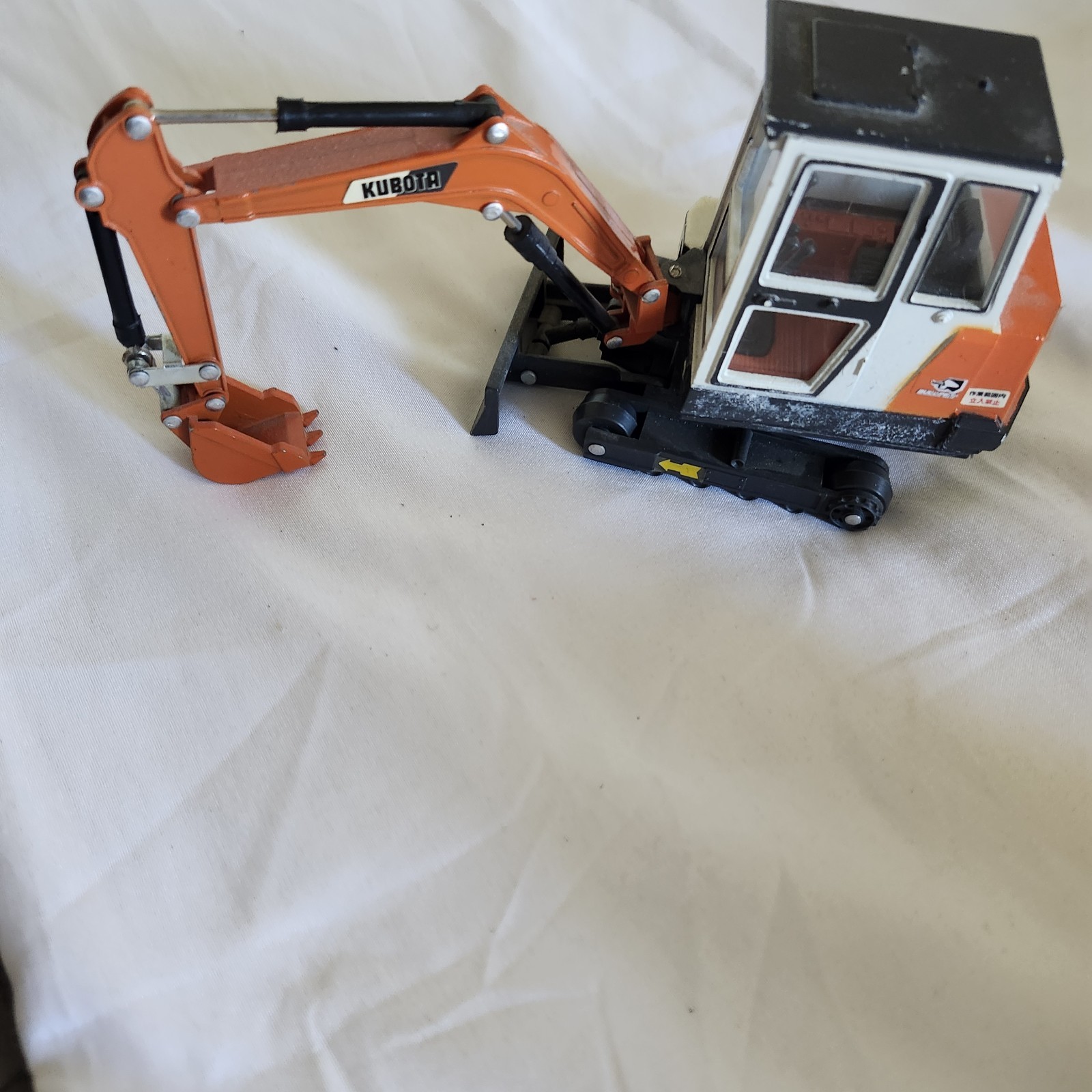 Vintage Yonezawa Kubota KH-30 Excavator Toy Japan Construction Digger
