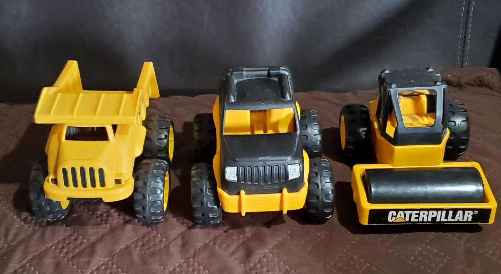 Lot 3 CAT Caterpillar 6″ Construction Vehicles Yellow Plastic Toy Dump Truck
