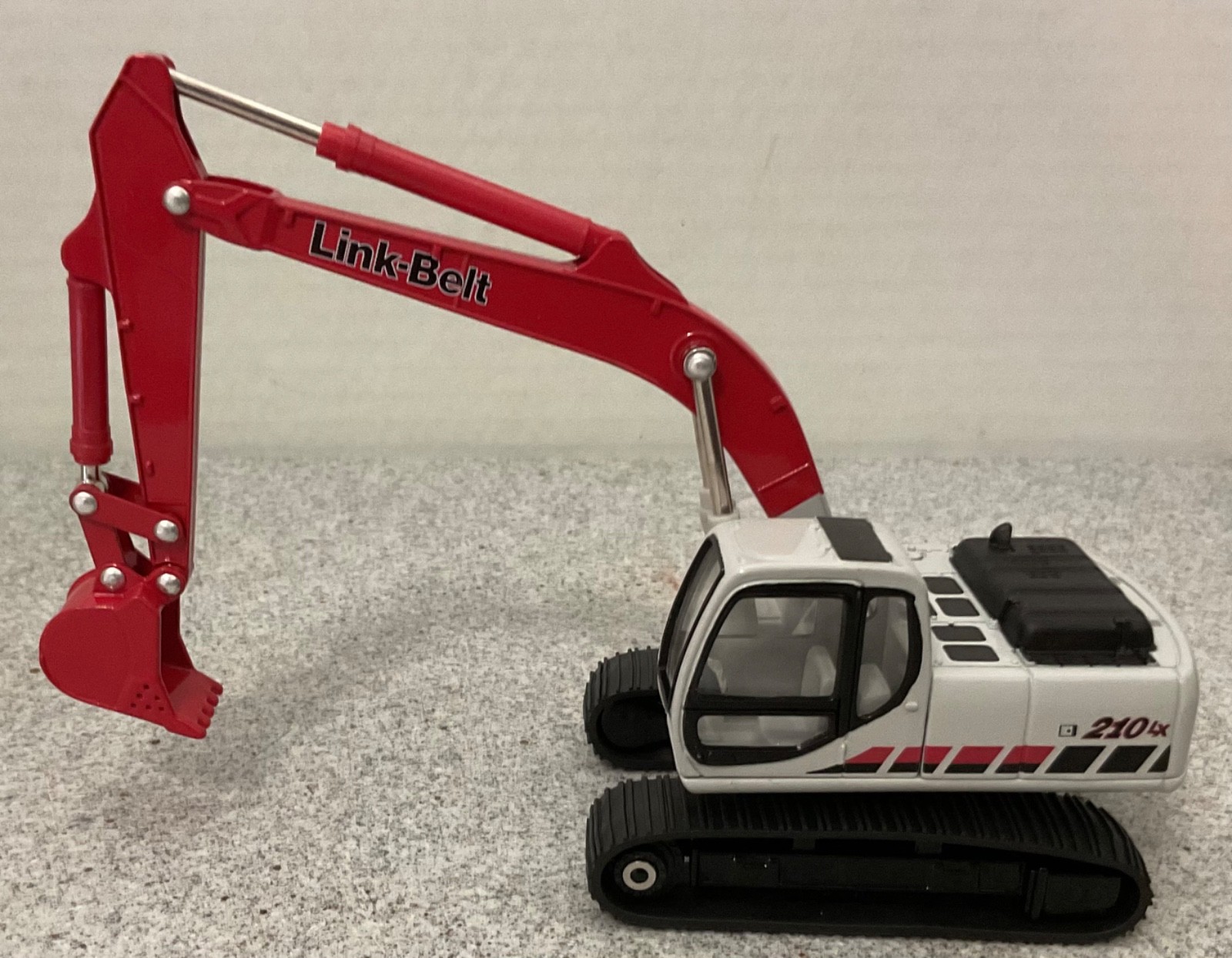 Link Belt 210 LX Series Excavator Trackhoe, 1/50 Die-cast, Ertl