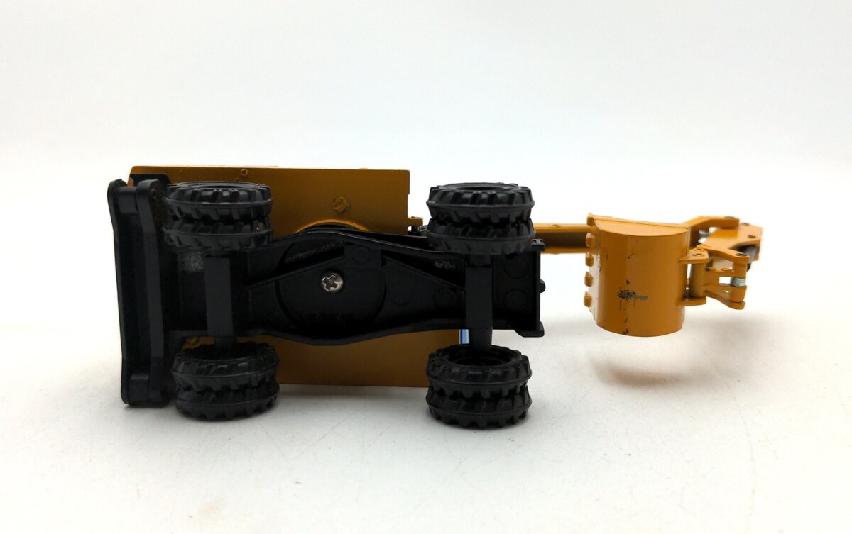 NZG 239 1:50 Caterpillar 224 Wheeled Excavator/Box