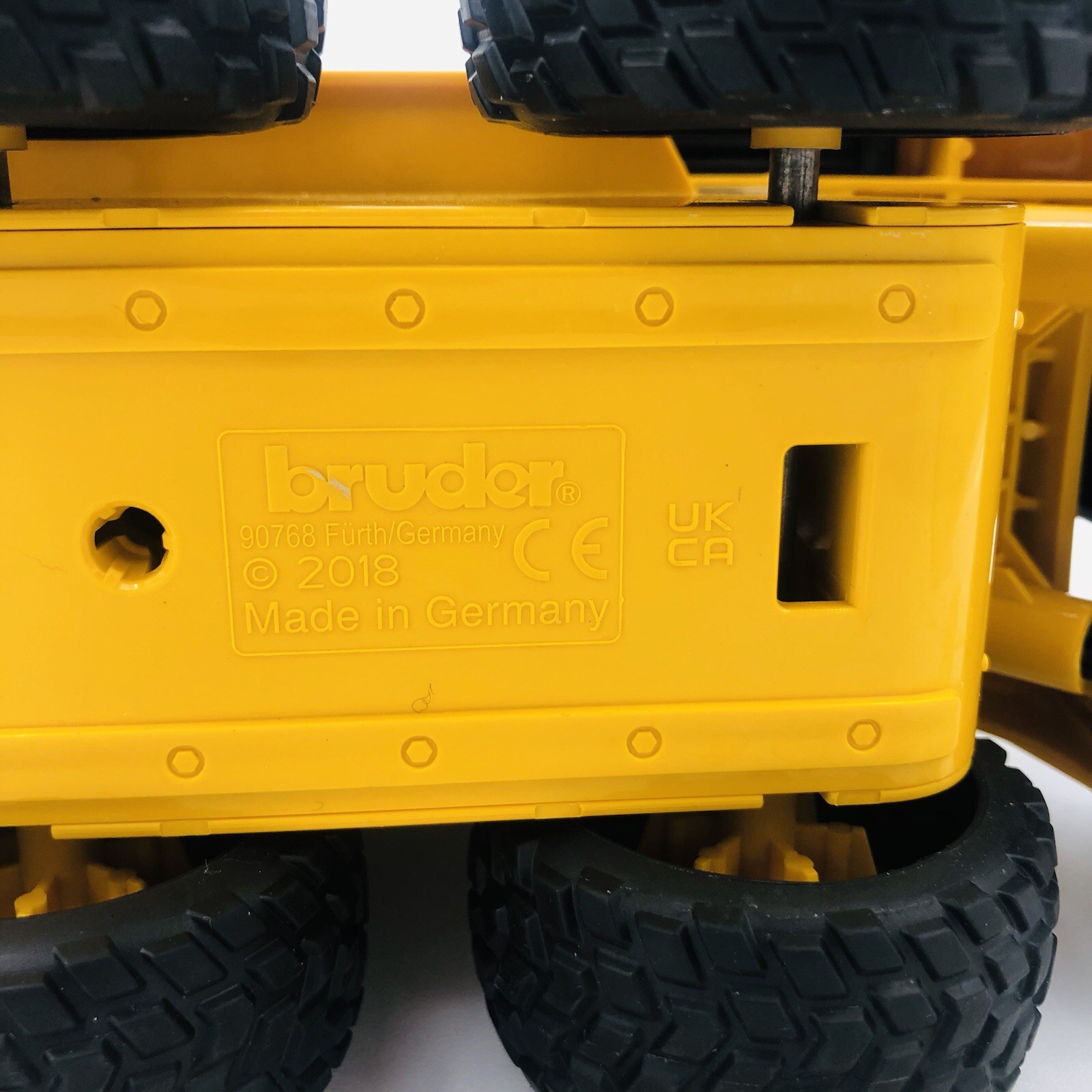 Bruder 2018 Cat Front End Loader 2589/02 – Caterpillar, Made in Germany