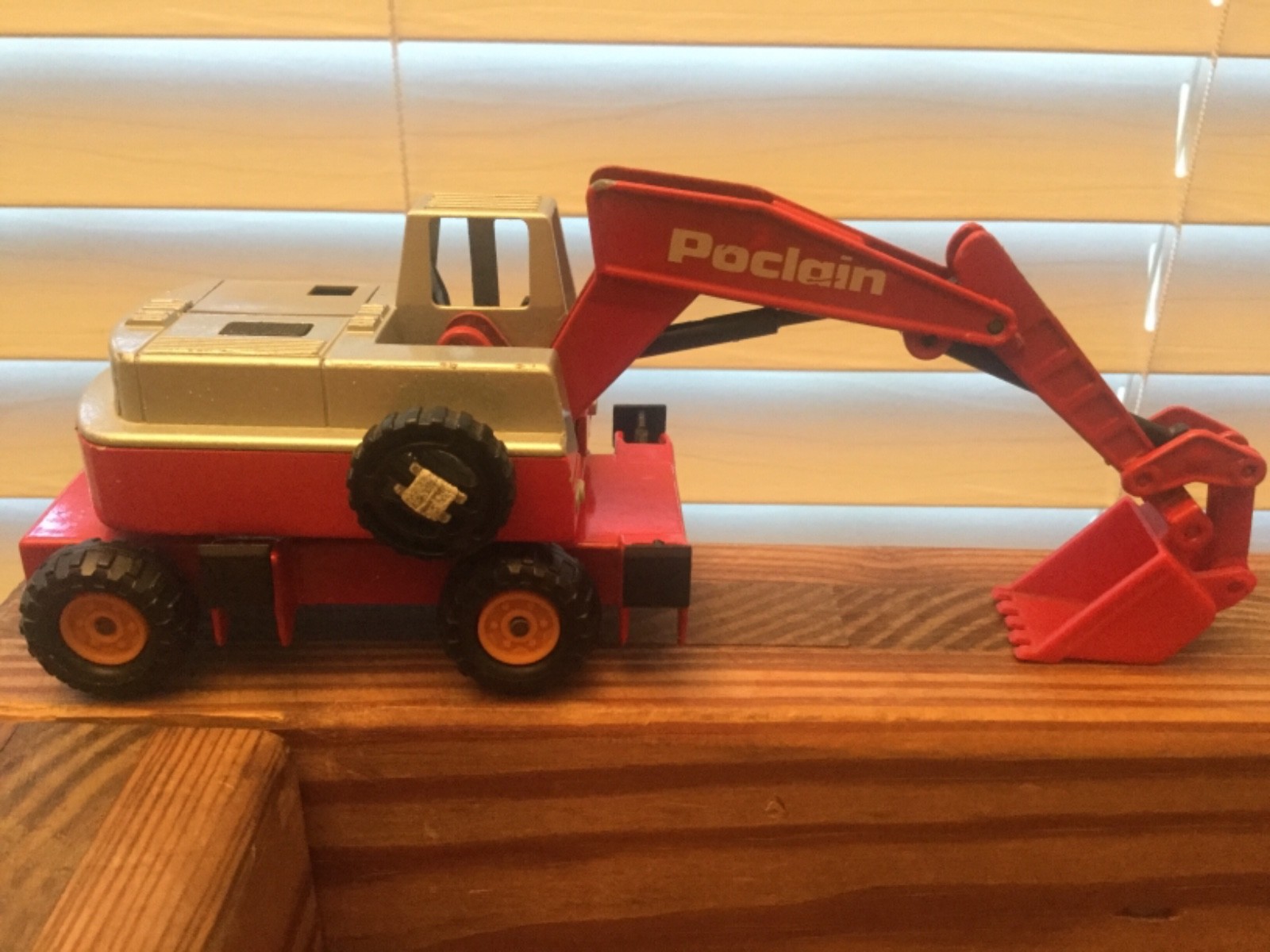 Majorette 1/56 Poclain 90 Wheeled Digger Excavator Shovel Tractor
