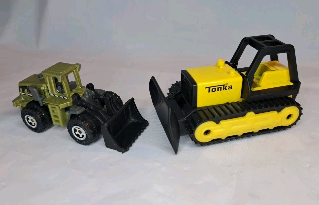 Lot Of 2 Bulldozers – Tonka Metal 4″ Construction & Mattel 2007 Quarry King Toy