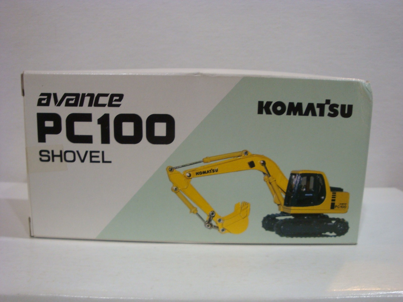 Advance Komatsu PC100 Shovel Yellow 1:43 scale Good++ Sealed Box