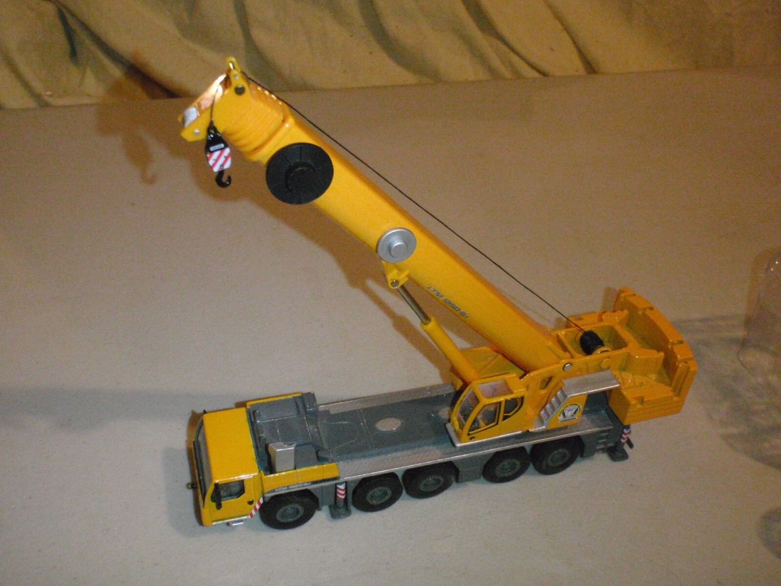 1/87 Liebherr LTM 1250-5.1 Mobilkran Mobile Crane Die Cast Complete