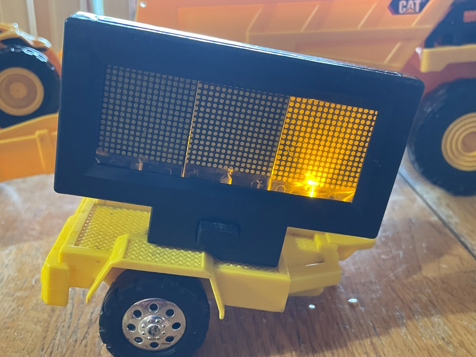 CAT WGT Construction Vehicles Lot Diecast Plastic Yellow w/Tonka warning light
