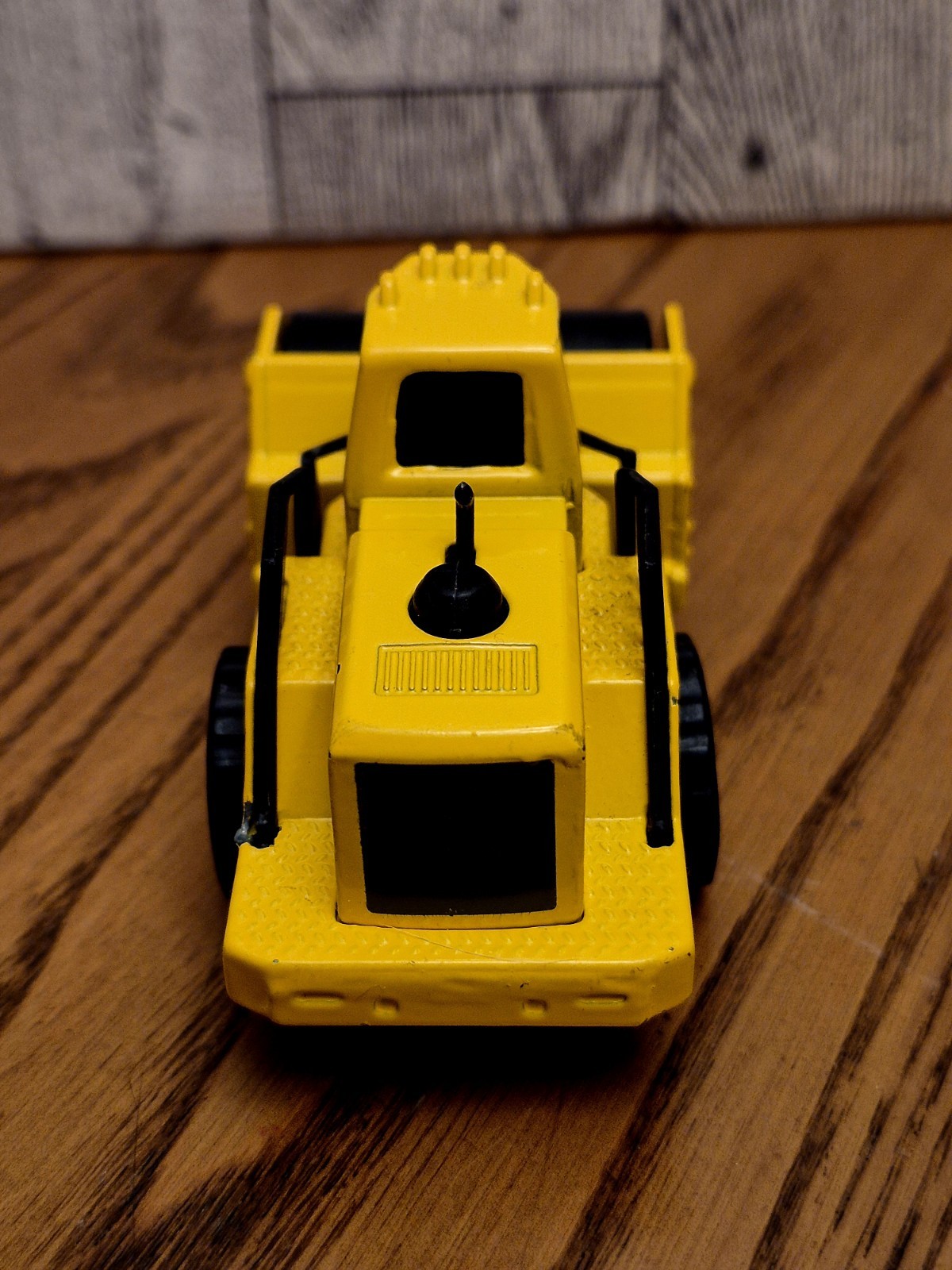 Funrise 1:64 Scale Caterpillar CAT Pavement Steam Roller