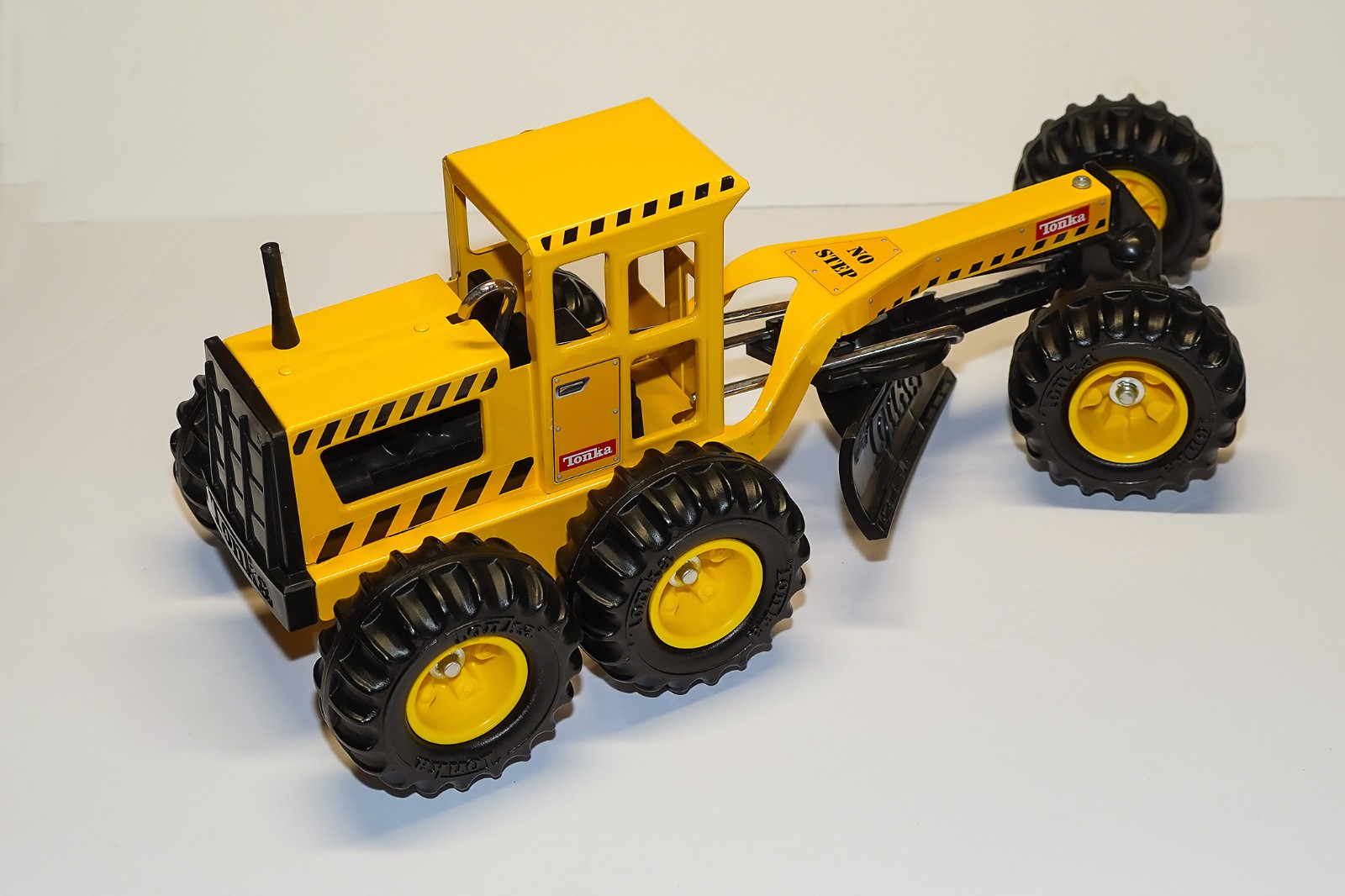 2001 Tonka Tough Grader Steel/Plastic Hasbro Tonka