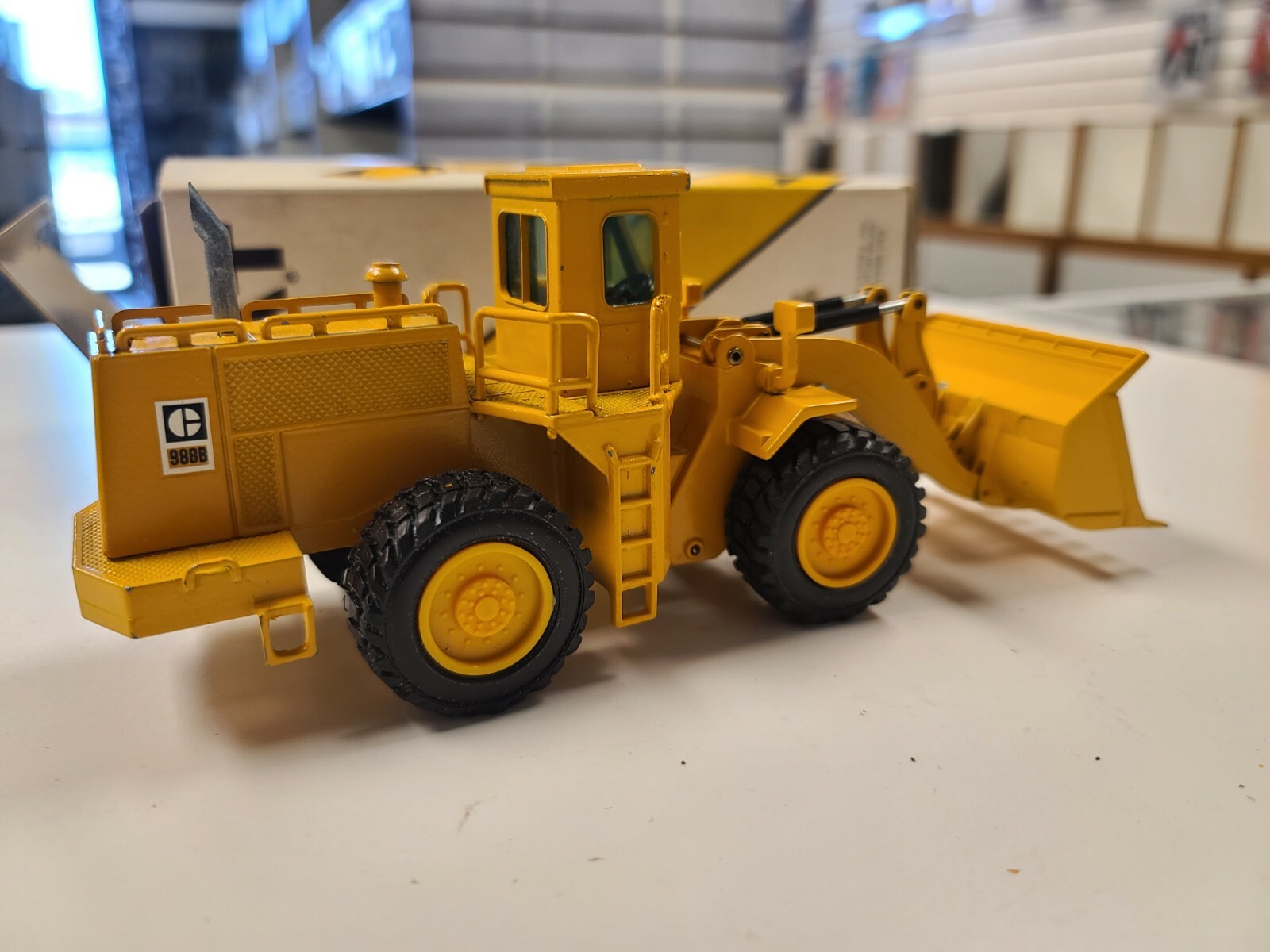 NZG 1:50 CAT 988B Wheel Loader No.167 Die Cast Construction Caterpillar Germany