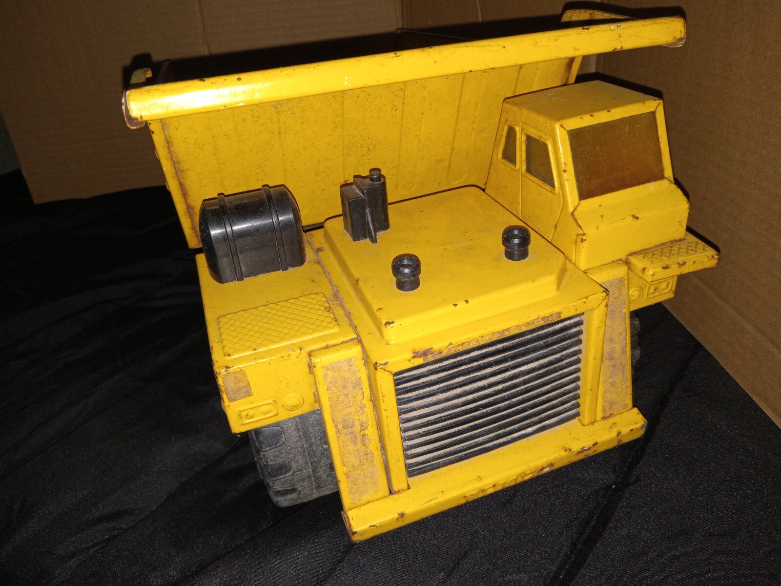 Vintage 1985 REMCO CAT Metal Dump Truck Caterpillar 785 Toy 7”
