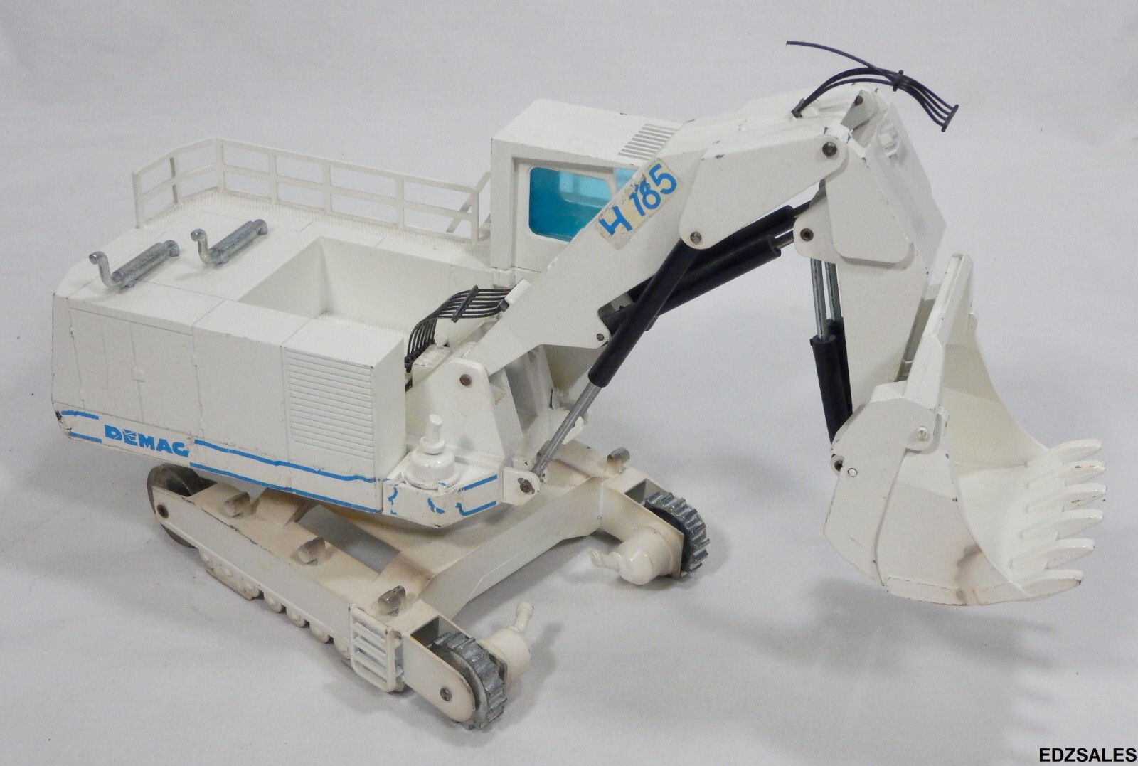 NZG Modelle 241 1:50 Demag H1851 Mining Excavating Shovel – Made West Germany