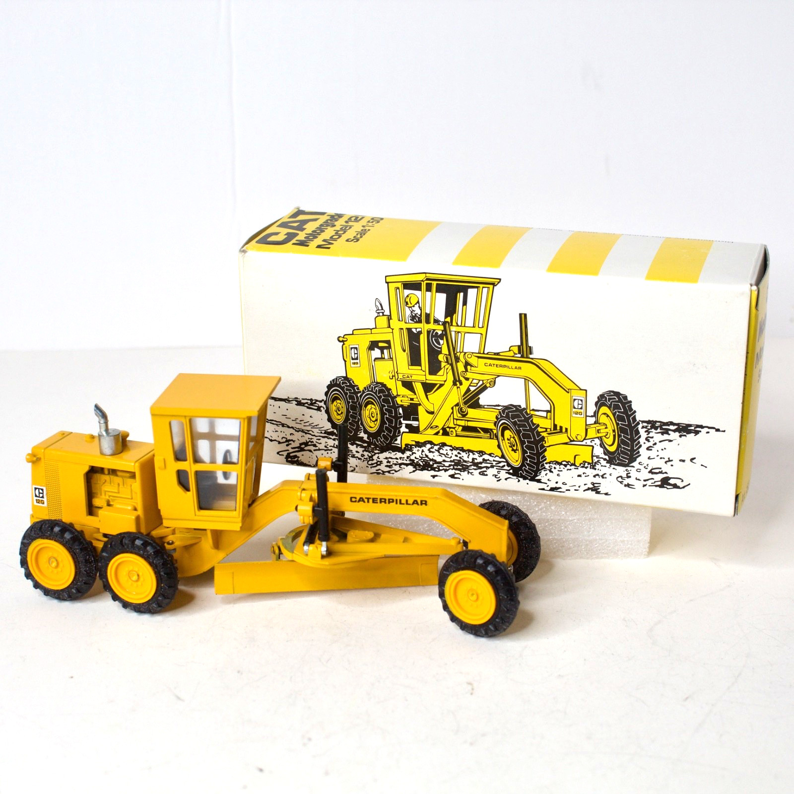 Caterpillar CAT 12G Motor Grader – NZG 1:50 Scale Diecast Model #150 New w Box
