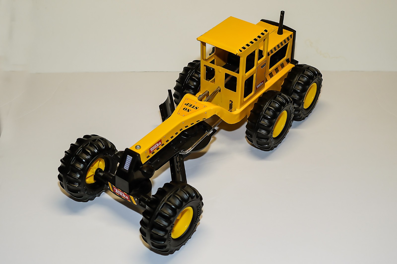2001 Tonka Tough Grader Steel/Plastic Hasbro Tonka