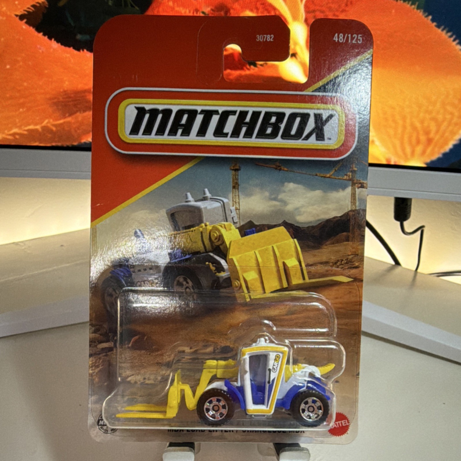 Matchbox MBX Load Lifter Construction Vehicle Diecast Yellow Blue White Toy