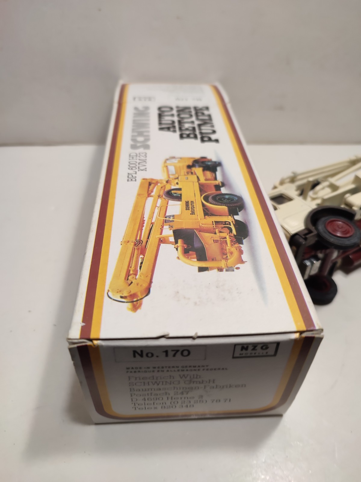 NZG N°170 – CONCRETE PUMP MERCEDES BPL 600 HD KVM 23 SWING – 1/50 – NEW
