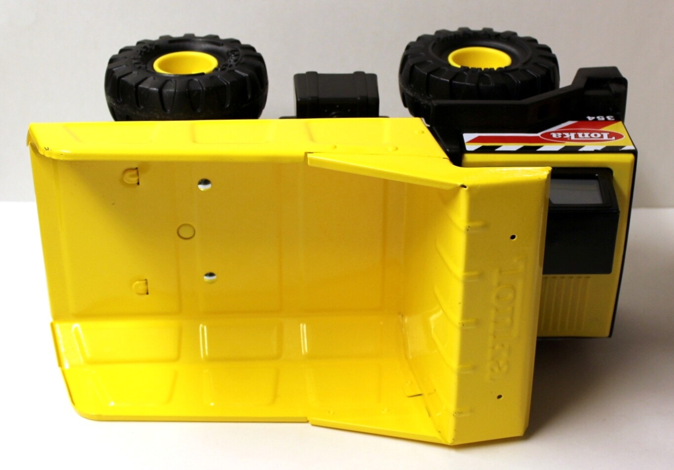 TONKA 354 Mighty Dump Truck Pressed Steel and Plastic