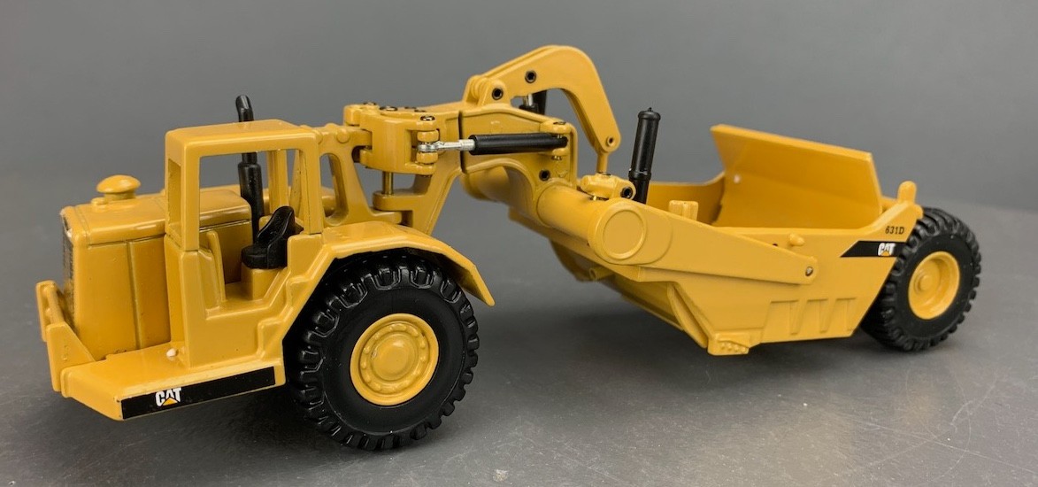 JOAL Diecast 1:70 CAT 631D Compact Wheel Tractor Scraper DC1702