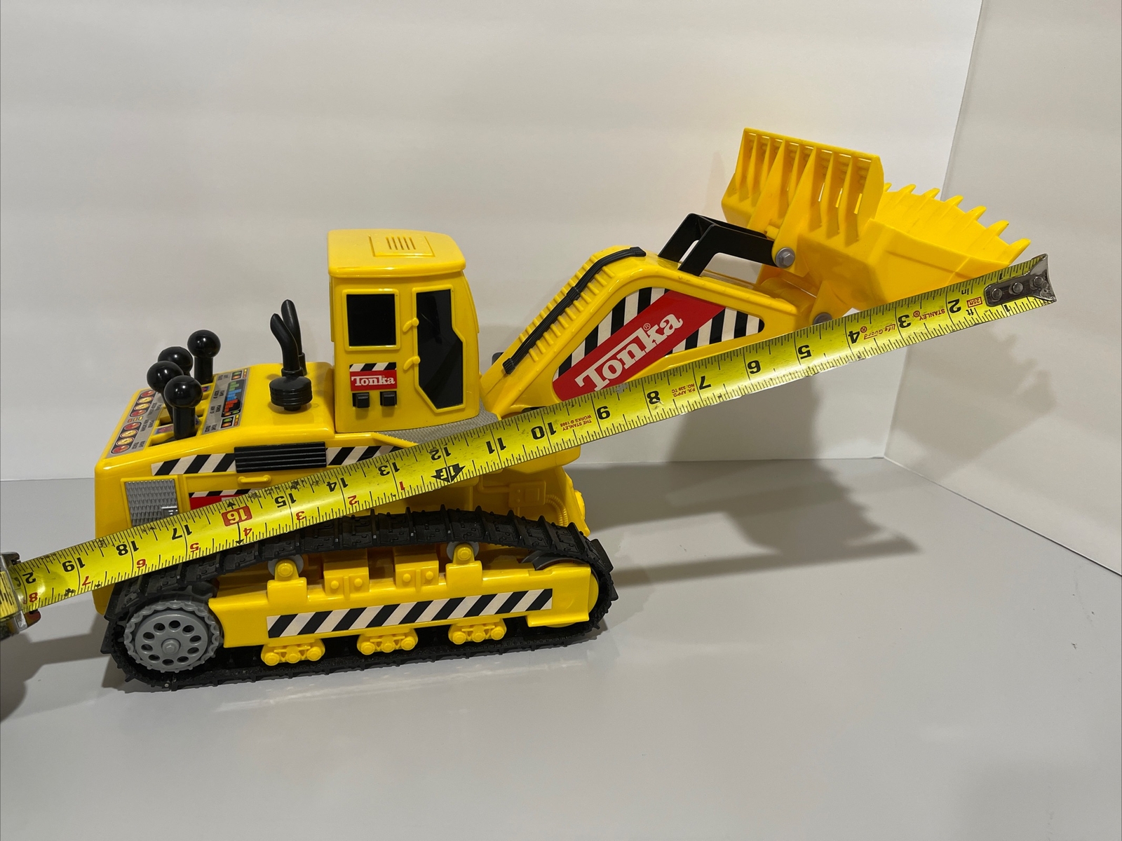 Vintage 1999 Tonka 3210 Hands On Control Truck Front End Scoop Tractor