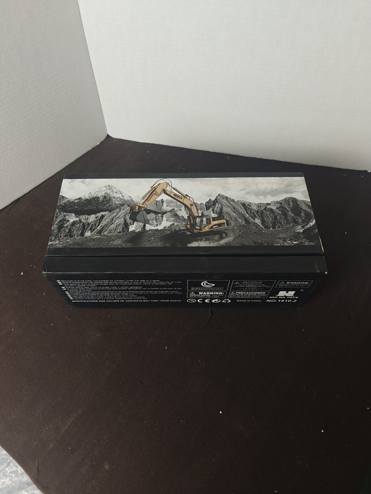 Huina Die Cast Tractor Excavator Digger 1:40 Static Model metal MIB