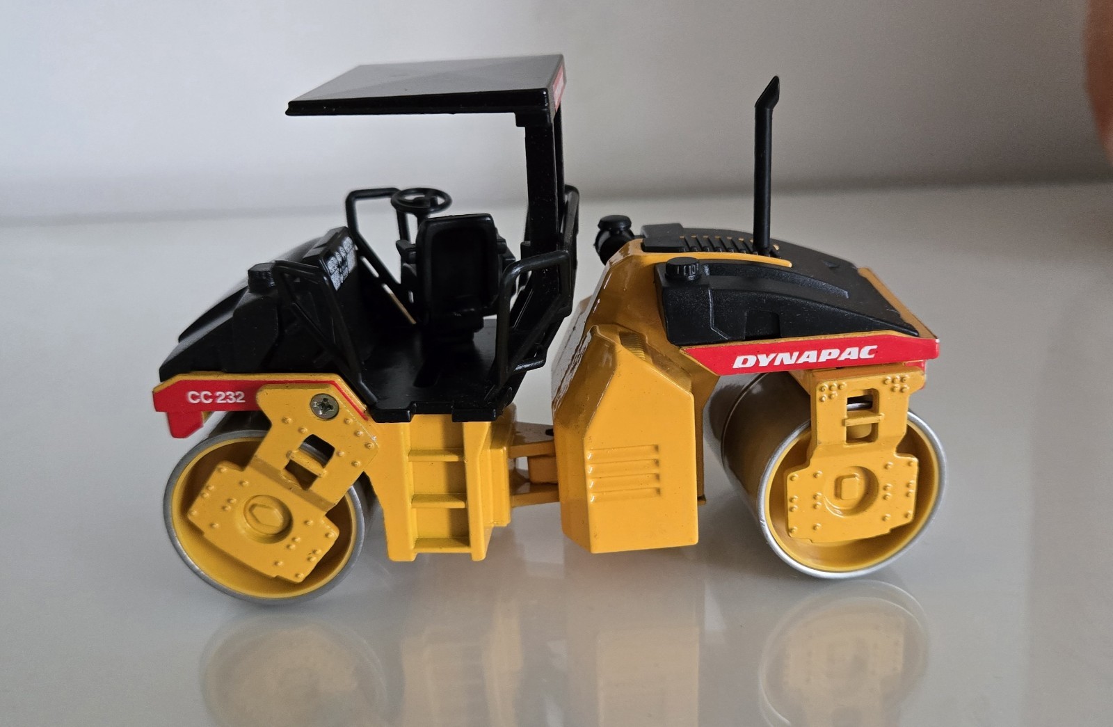 Joal Dynapac CC232 Vibratory Roller Die Cast Metal 1:35 Scale